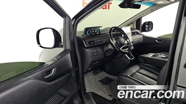 Hyundai Staria 2025 — photo 13
