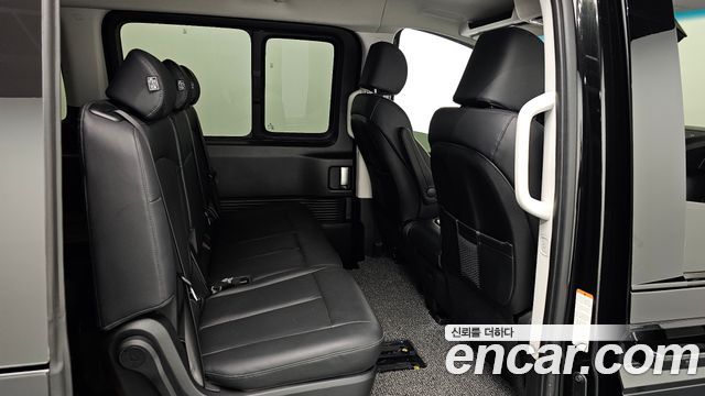 Hyundai Staria 2025 — photo 18