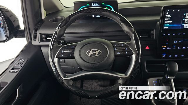 Hyundai Staria 2025 — photo 19