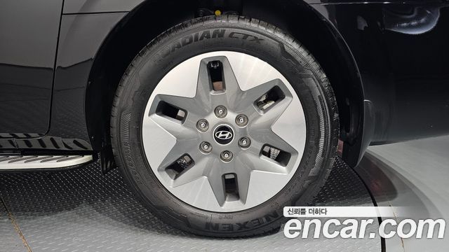 Hyundai Staria 2025 — photo 7