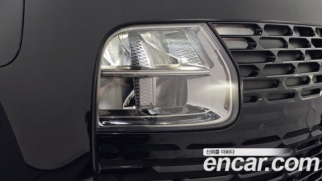 Hyundai Staria 2025 — photo 8