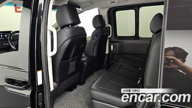Hyundai Staria 2025 — photo 16