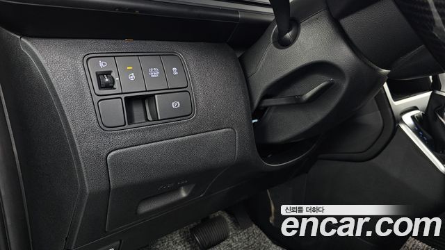 Hyundai Staria 2025 — photo 27