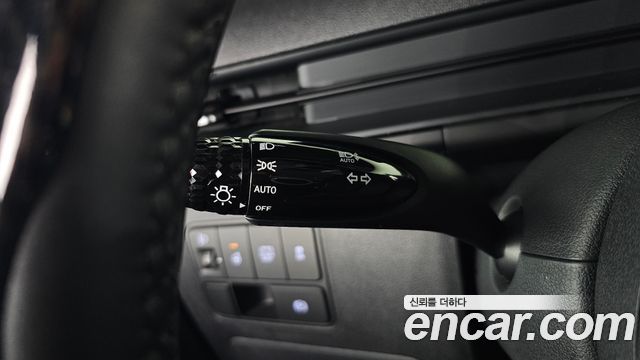 Hyundai Staria 2025 — photo 30