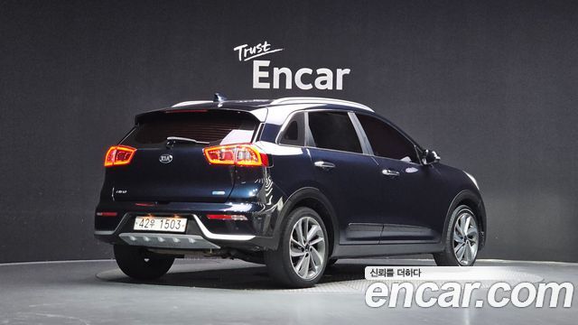 Kia Niro 2018 — photo 2