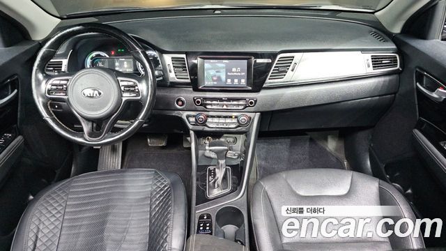 Kia Niro 2018 — photo 10