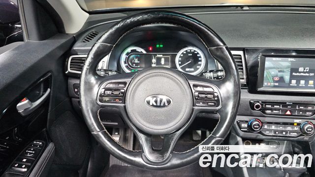 Kia Niro 2018 — photo 17