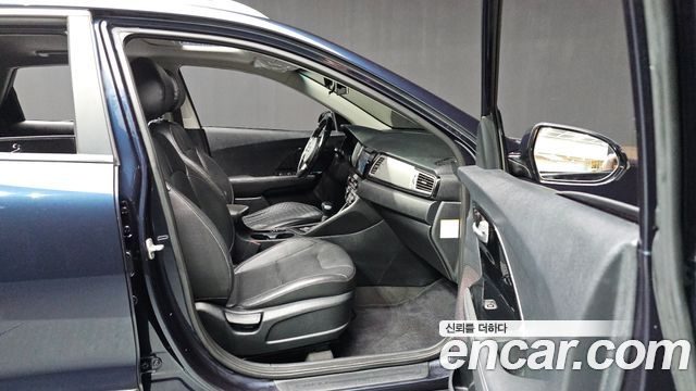 Kia Niro 2018 — photo 25