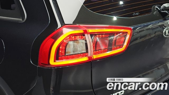 Kia Niro 2018 — photo 9
