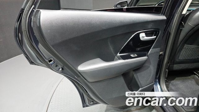 Kia Niro 2018 — photo 15