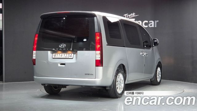 Hyundai Staria 2022 — photo 2