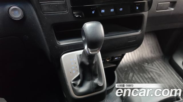 Hyundai Staria 2022 — photo 12