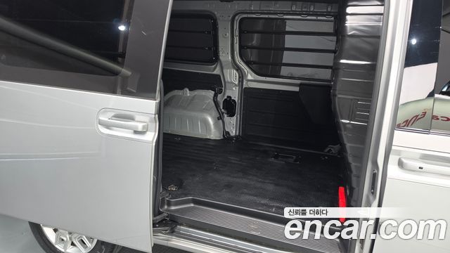Hyundai Staria 2022 — photo 17