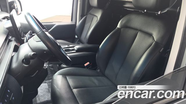 Hyundai Staria 2022 — photo 28