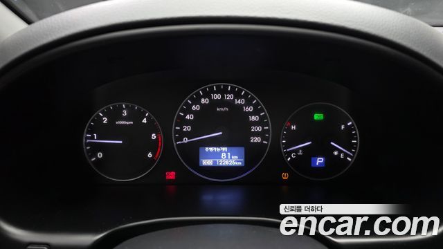 Hyundai Starex 2019 — photo 11
