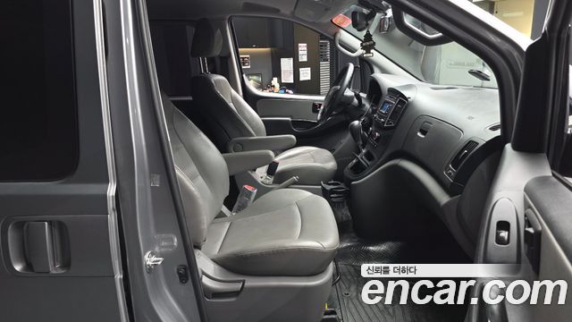 Hyundai Starex 2019 — photo 17