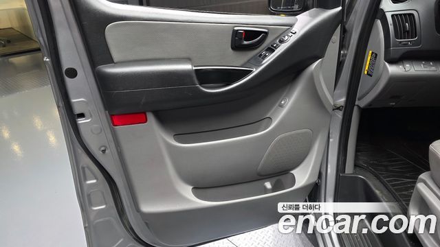 Hyundai Starex 2019 — photo 15