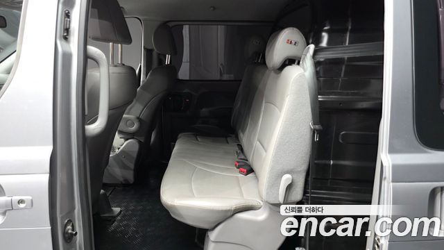 Hyundai Starex 2019 — photo 16