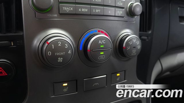 Hyundai Starex 2012 — photo 15