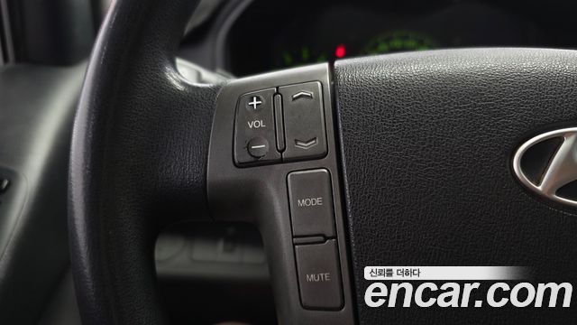 Hyundai Starex 2012 — photo 16
