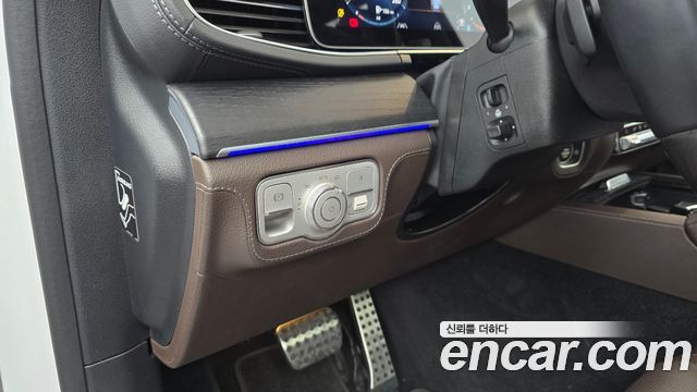 Mercedes-Benz GLS-Class 2022 — photo 29
