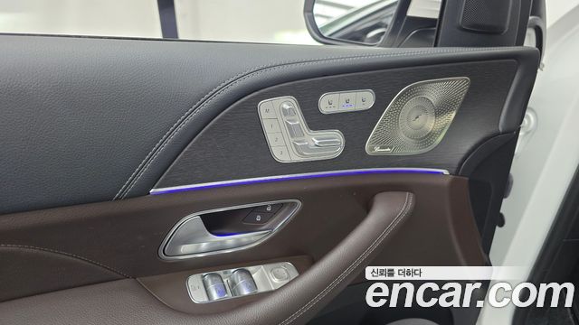 Mercedes-Benz GLS-Class 2022 — photo 30