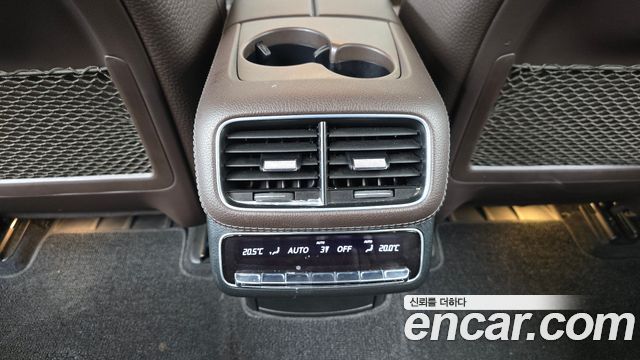 Mercedes-Benz GLS-Class 2022 — photo 31