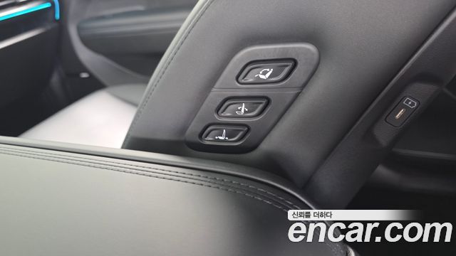 Hyundai Santafe 2025 — photo 29