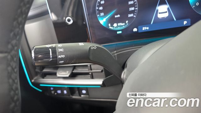 Hyundai Santafe 2025 — photo 32