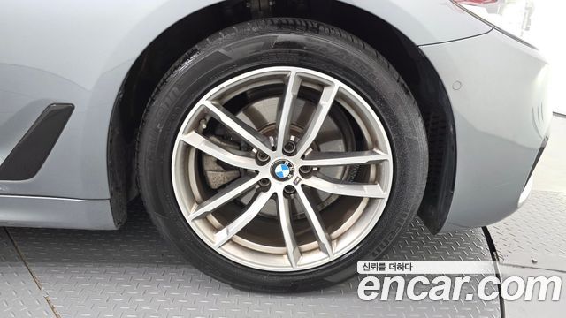 BMW 5-Series 2017 — photo 7