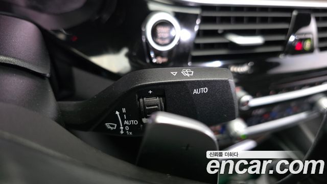 BMW 5-Series 2017 — photo 28