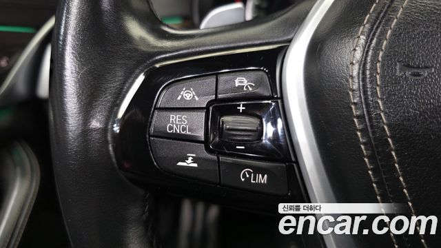 BMW 5-Series 2017 — photo 30