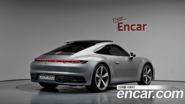 Porsche 911 2022 — photo 2
