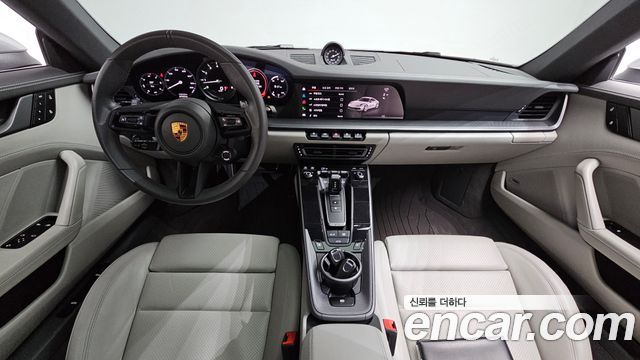 Porsche 911 2022 — photo 10