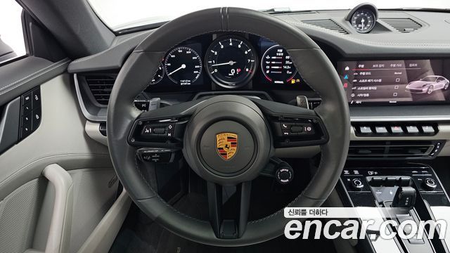 Porsche 911 2022 — photo 19