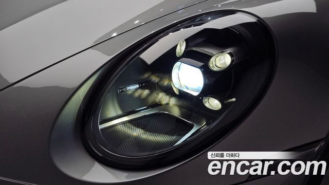 Porsche 911 2022 — photo 8