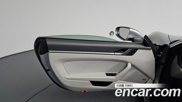 Porsche 911 2022 — photo 14