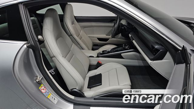 Porsche 911 2022 — photo 16
