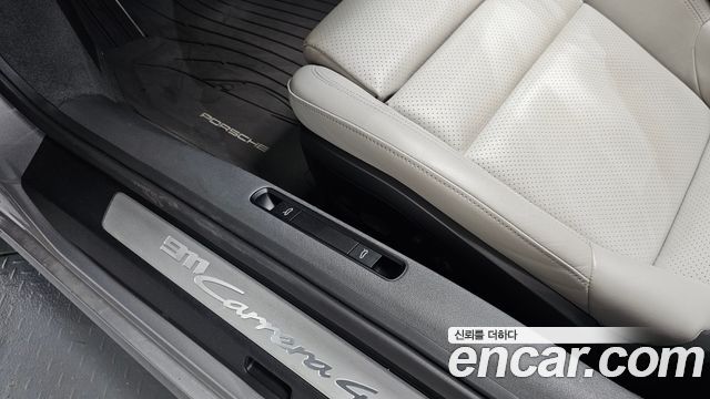 Porsche 911 2022 — photo 32