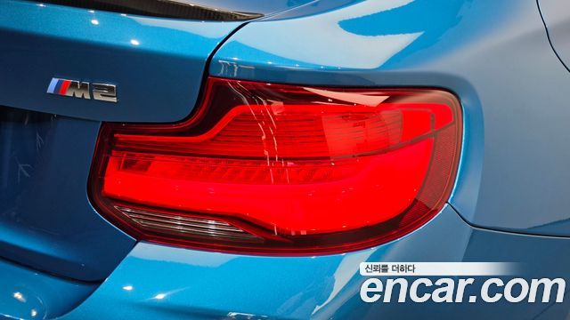 BMW M2 2018 — photo 9