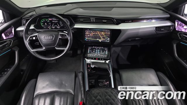 Audi e-tron 2020 — photo 10
