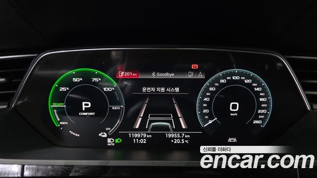 Audi e-tron 2020 — photo 11