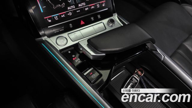 Audi e-tron 2020 — photo 12