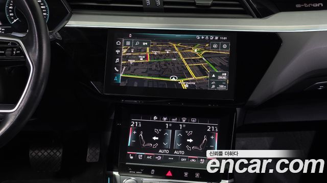 Audi e-tron 2020 — photo 21