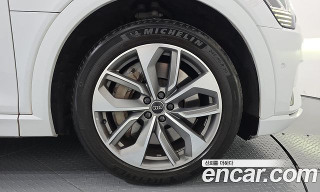 Audi e-tron 2020 — photo 7
