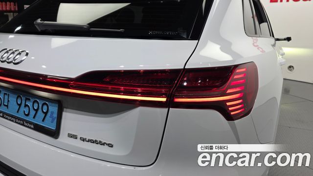 Audi e-tron 2020 — photo 9