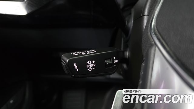 Audi e-tron 2020 — photo 30