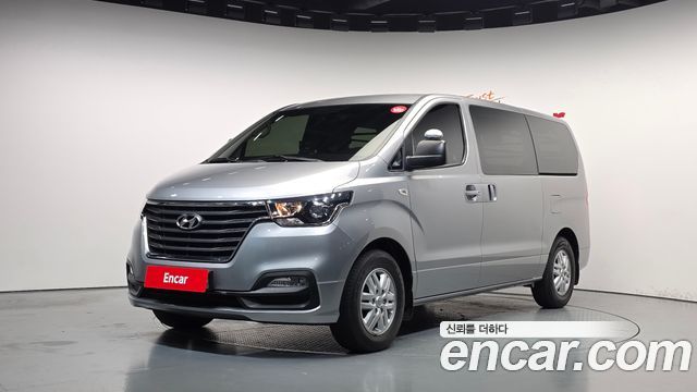 Hyundai Starex 2021 — photo 1