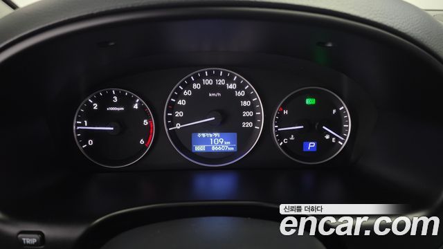 Hyundai Starex 2021 — photo 11