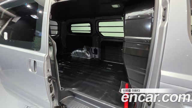 Hyundai Starex 2021 — photo 18